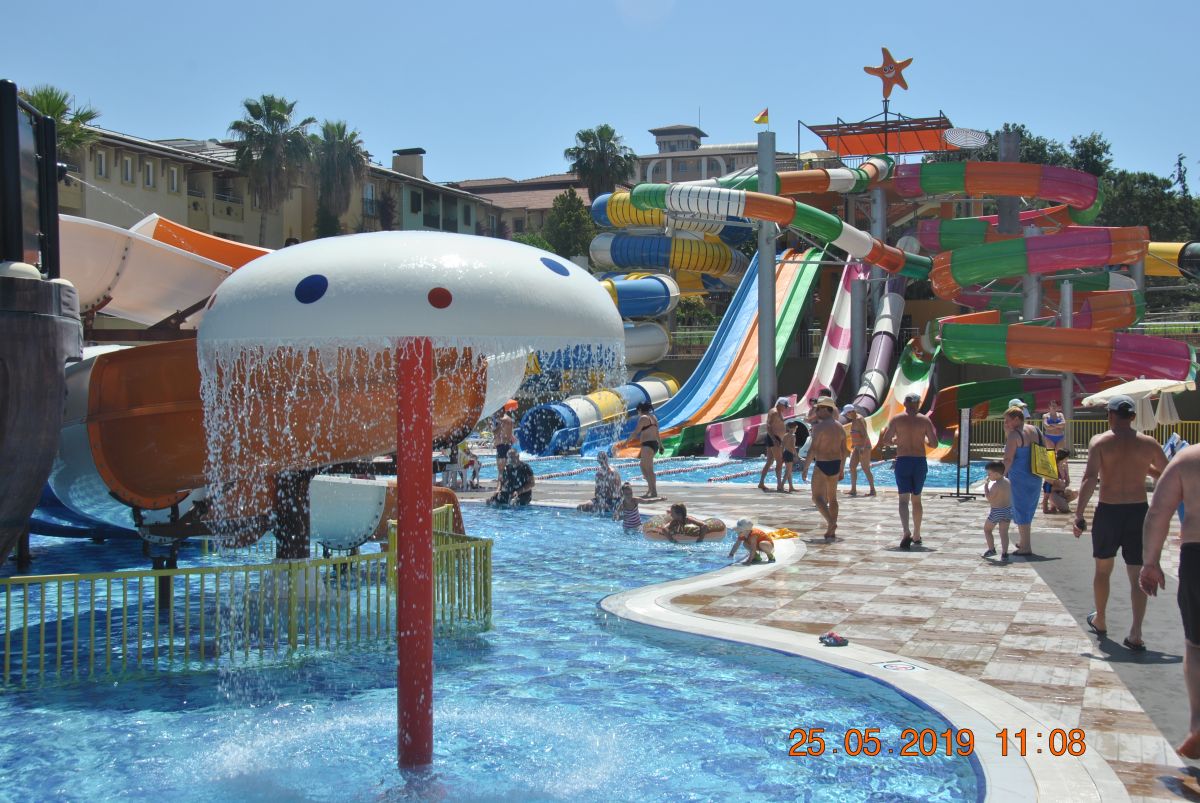 imagini hotel LONICERA RESORT